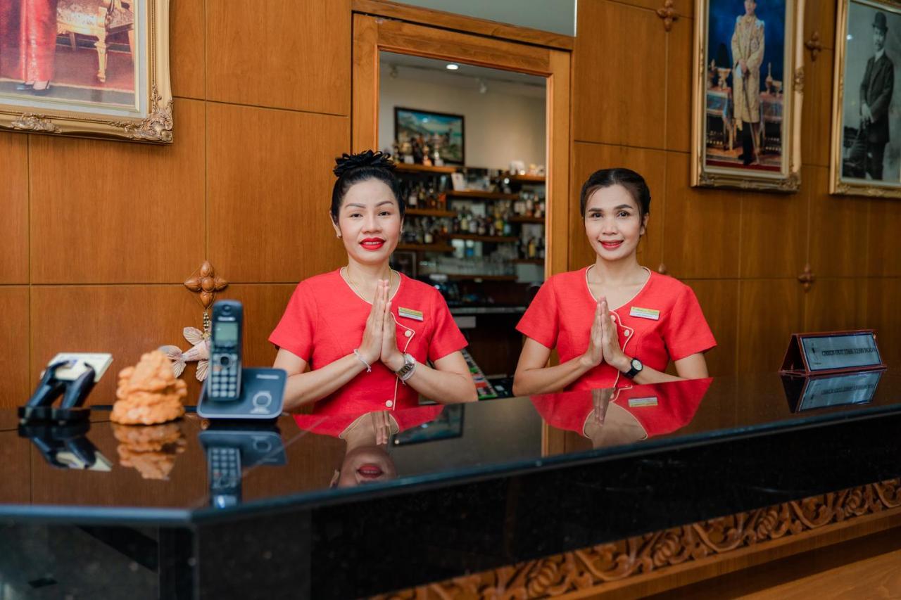 Whitehouse Condotel Pattaya Bagian luar foto