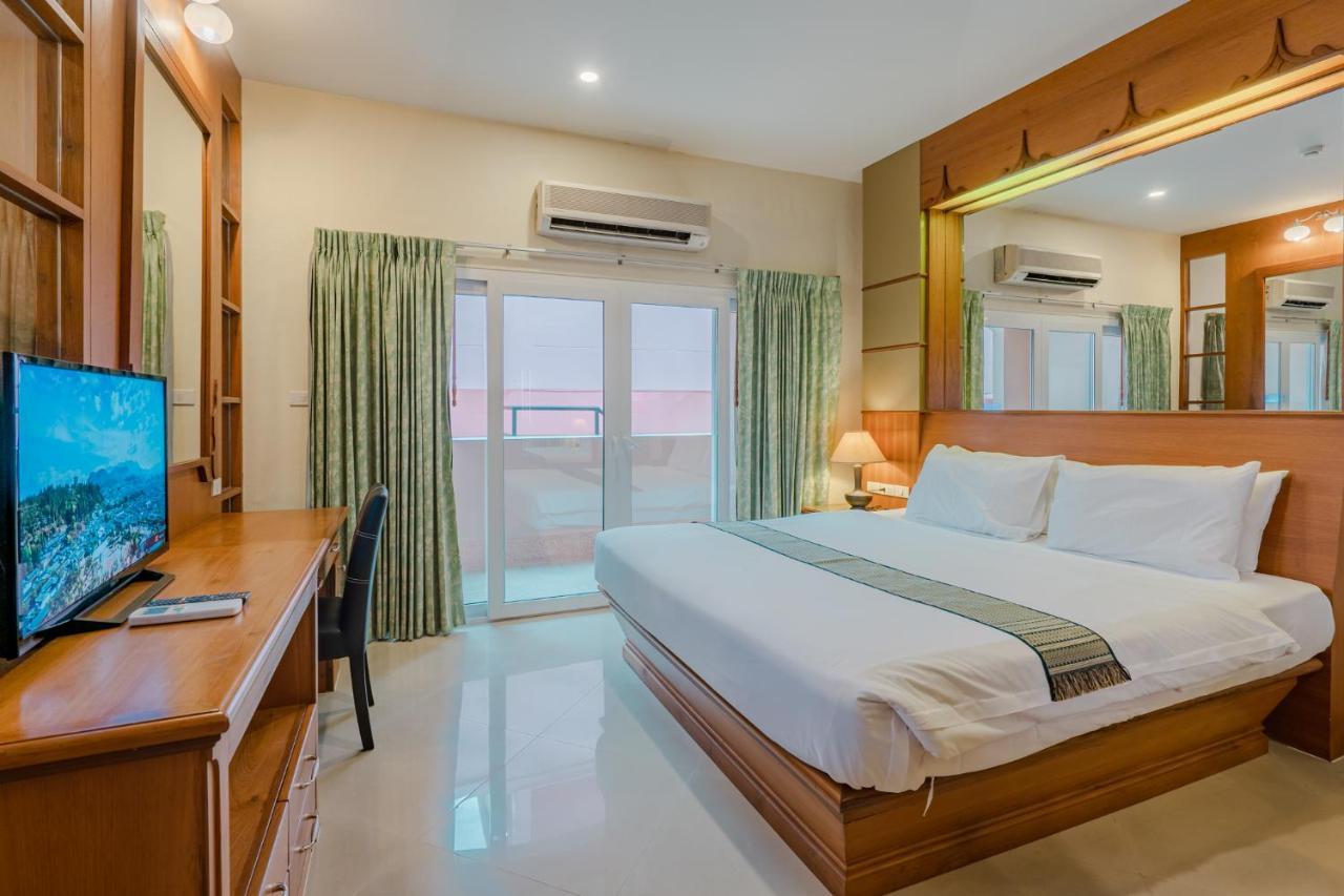 Whitehouse Condotel Pattaya Bagian luar foto