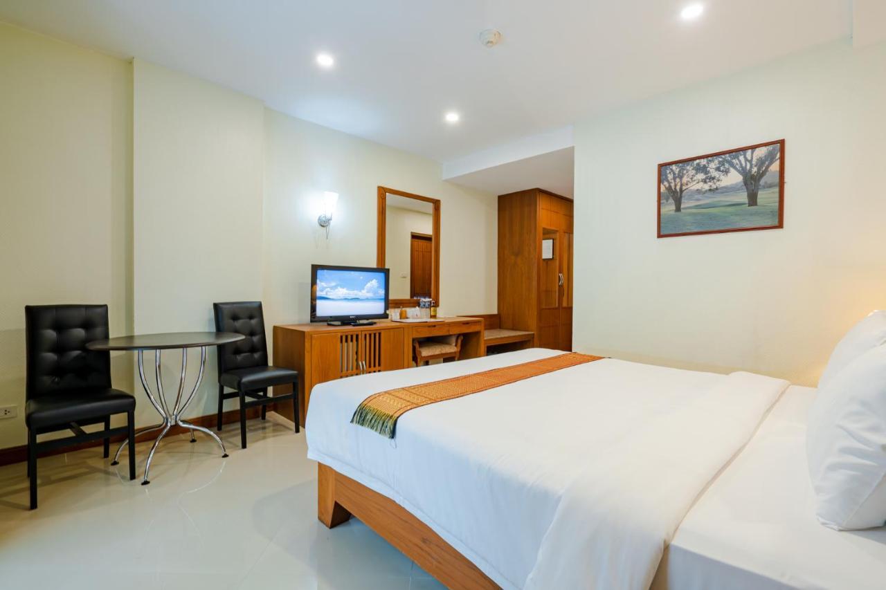 Whitehouse Condotel Pattaya Bagian luar foto